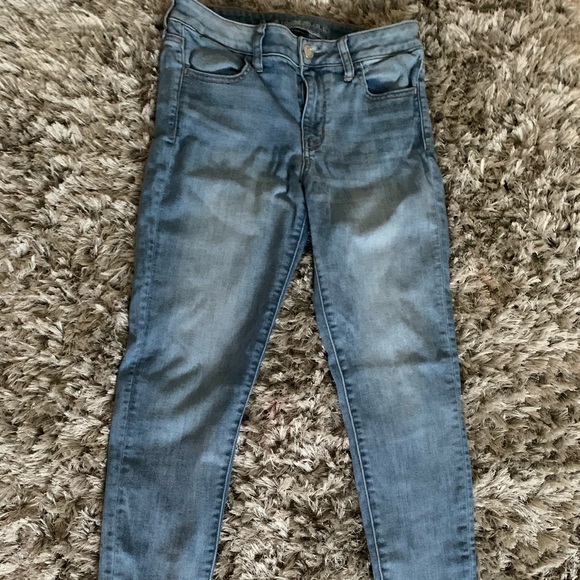 💙AMERICAN EAGLE LIGHT BLUE JEANS💙 - Picture 2 of 2